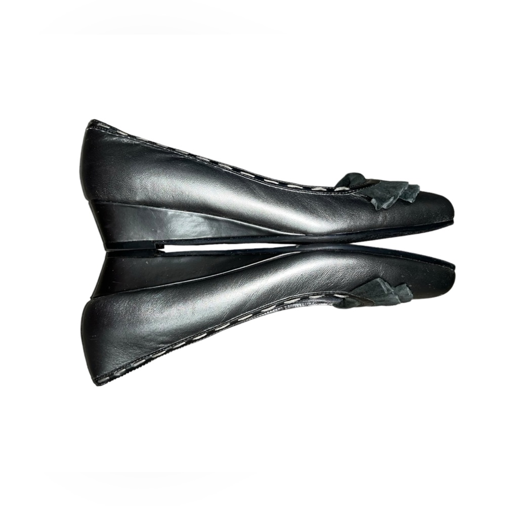 Trotters Gunmetal & Gray Ruffle Wedge - Size 8.5 Narrow